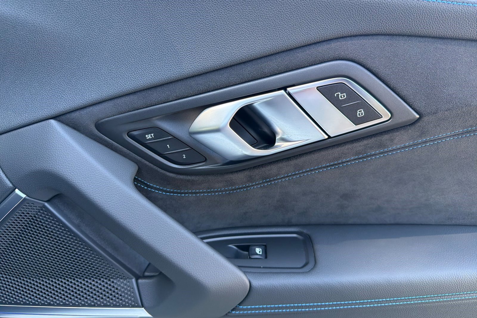 Used 2022 BMW Z4 M40i w/ Premium Package image 21