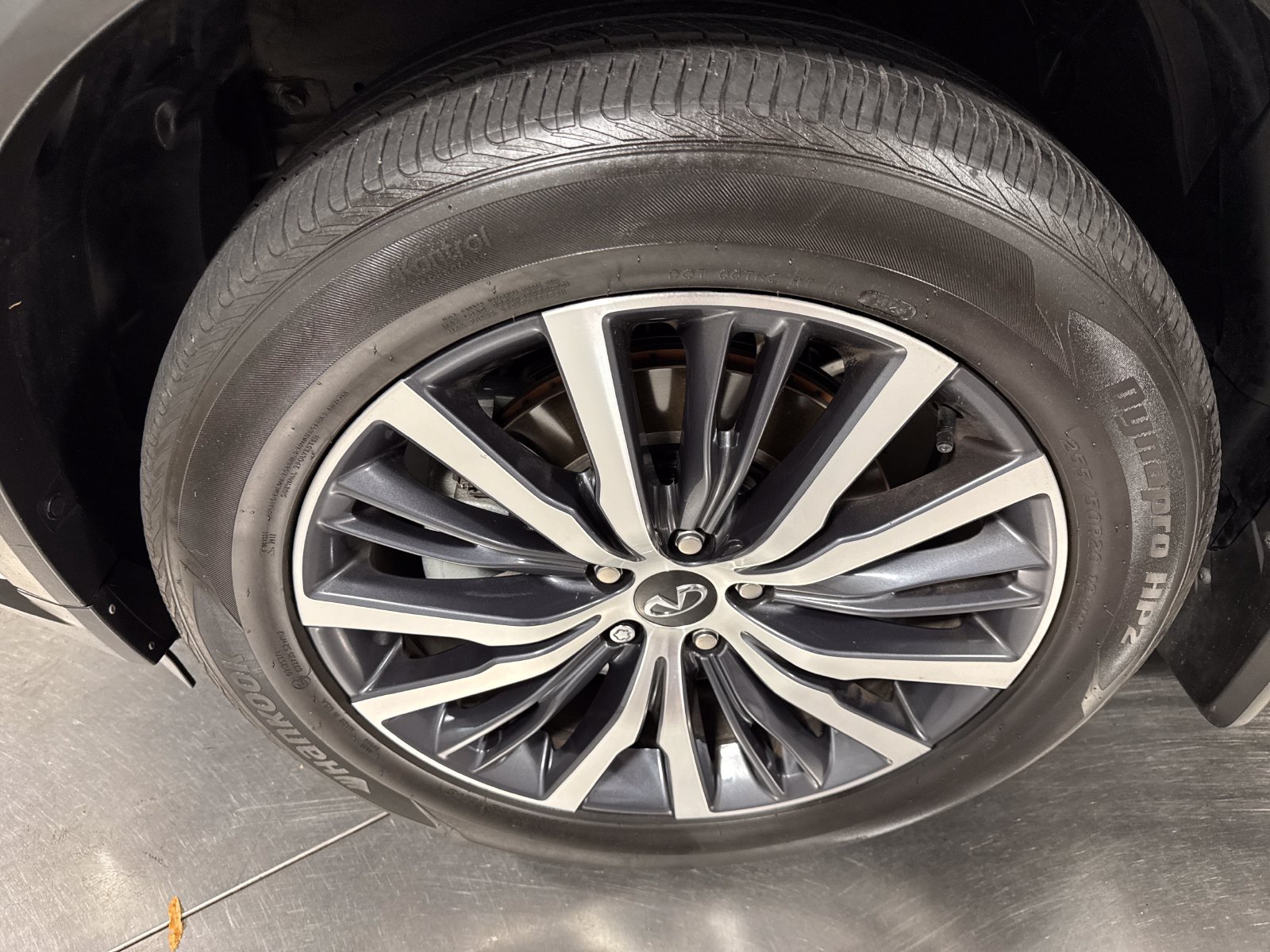 Certified 2025 INFINITI QX60 Sensory AWD/4WD image 2
