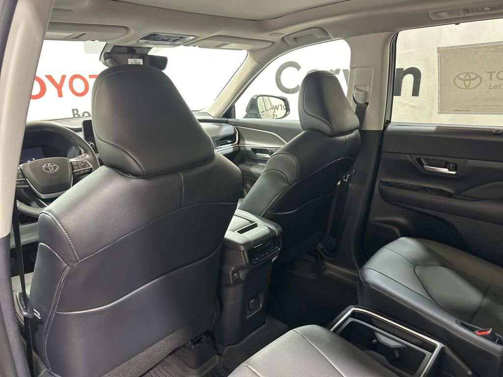 Used 2026 Toyota Grand Highlander XLE image 19