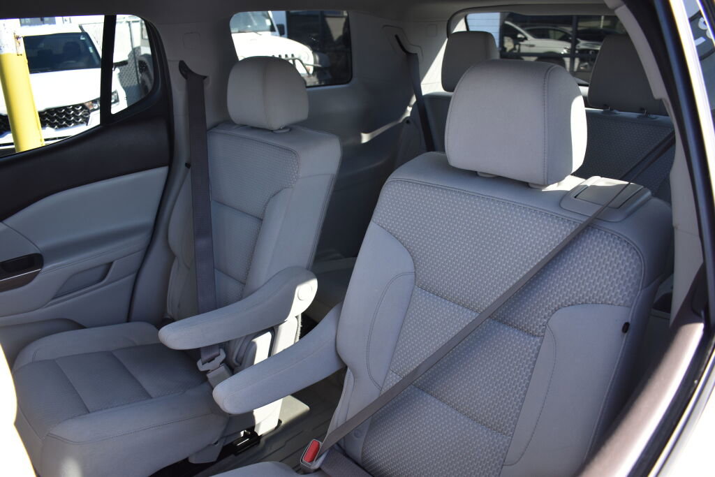 Used 2023 GMC Acadia SLE w/ Driver Convenience Package image 29