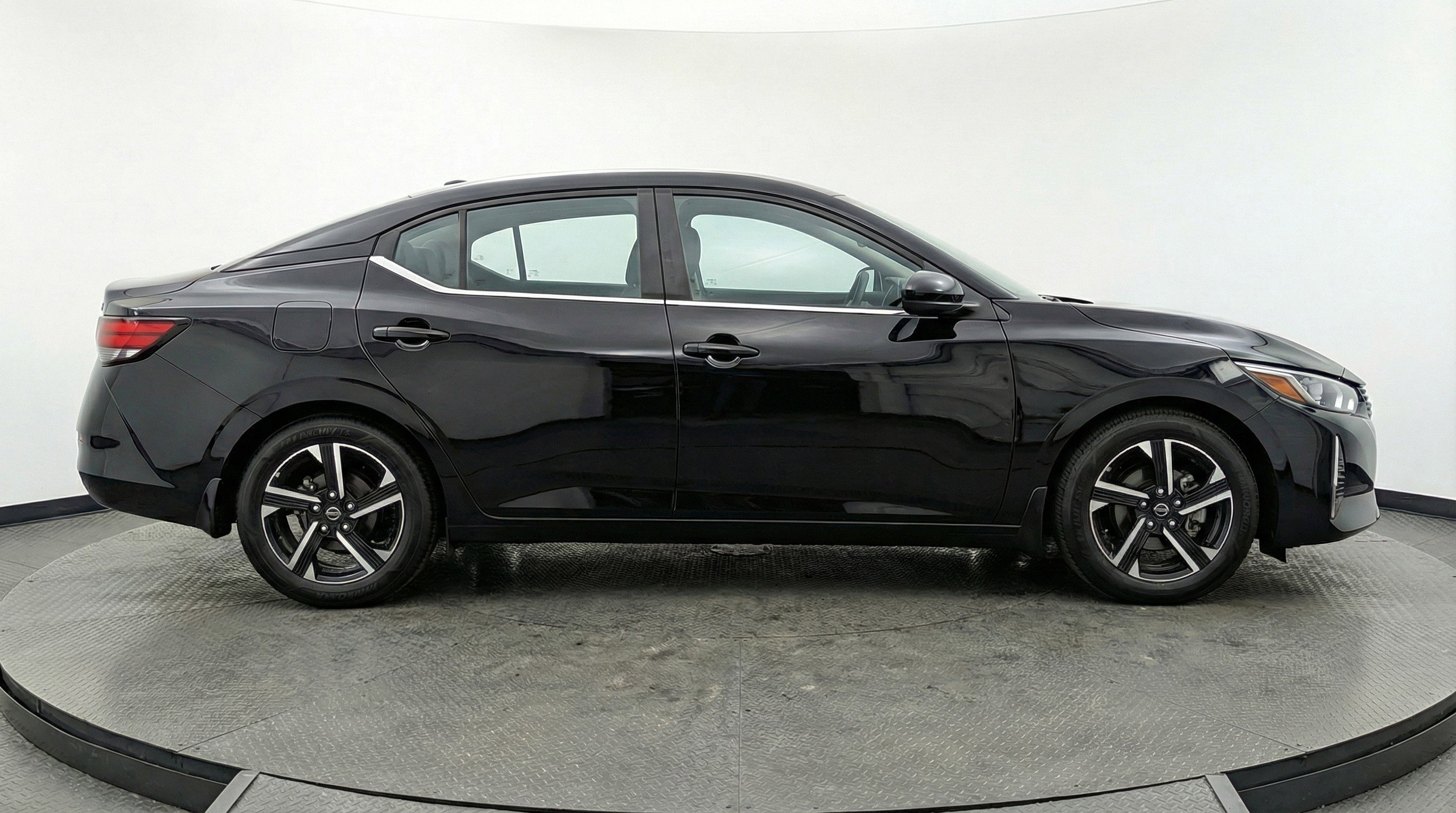 Used 2025 Nissan Sentra SV FWD image 11