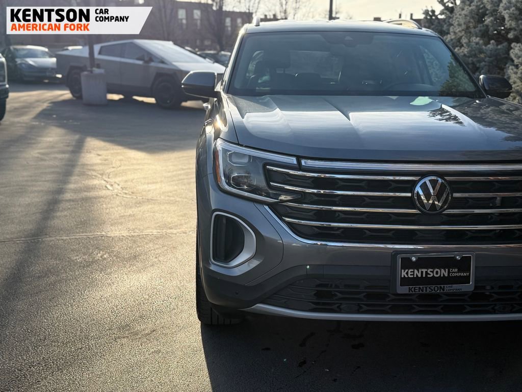 Used 2025 Volkswagen Atlas SE image 13