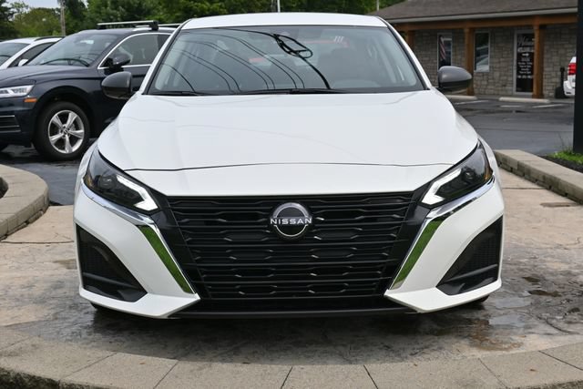 Used 2025 Nissan Altima 2.5 SV FWD image 2