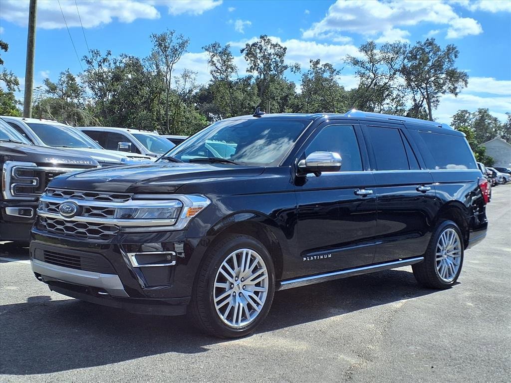 Used 2023 Ford Expedition Max Platinum image 3