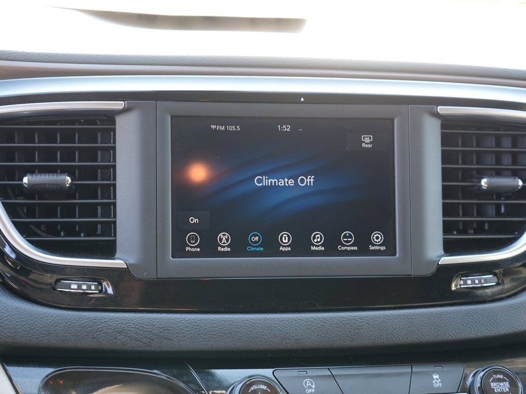 Used 2020 Chrysler Voyager L FWD image 20