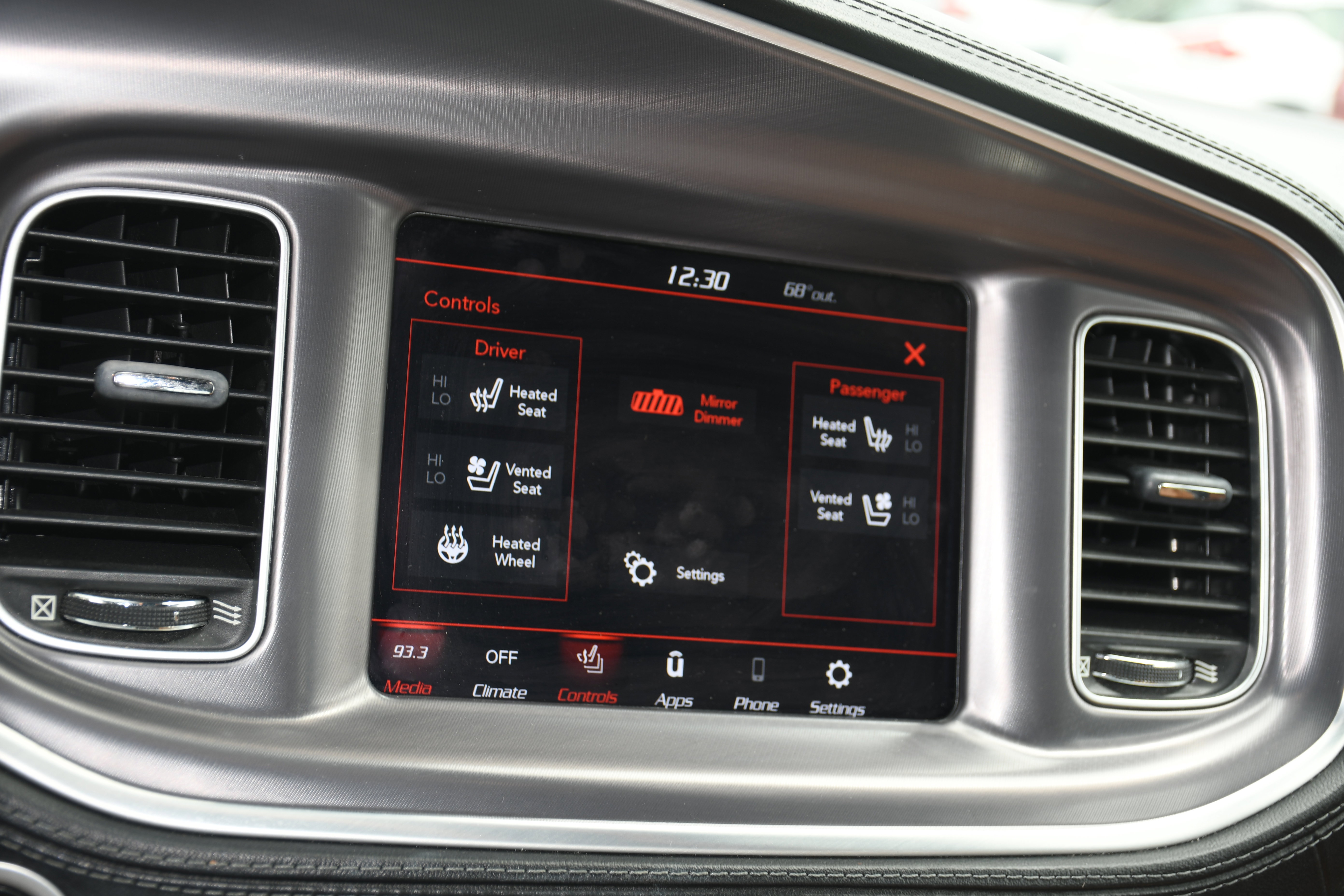 Used 2020 Dodge Charger SXT w/ Plus Group RWD image 15