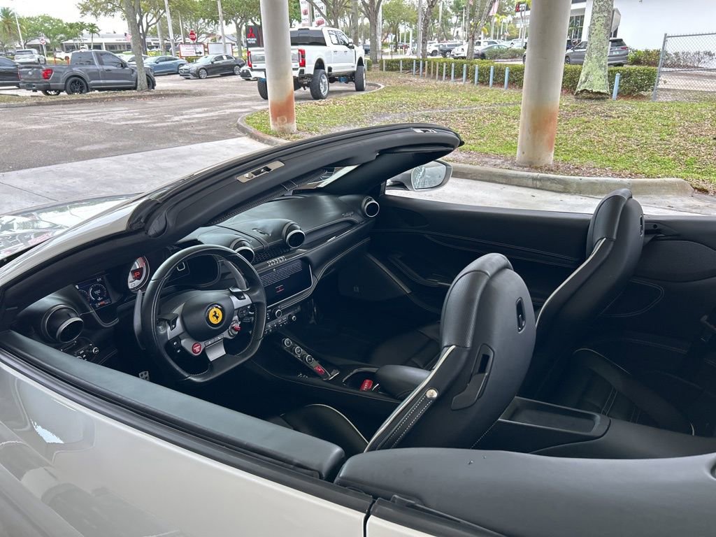 Used 2019 Ferrari Portofino image 9