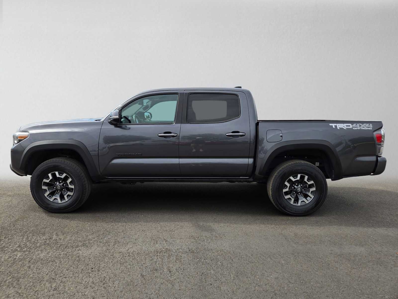 Used 2022 Toyota Tacoma TRD Off-Road w/ Technology Package AWD/4WD image 7