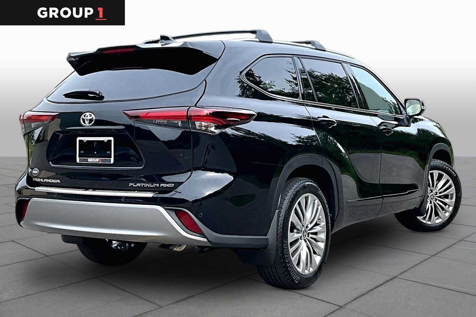 Certified 2025 Toyota Highlander Platinum AWD/4WD image 13