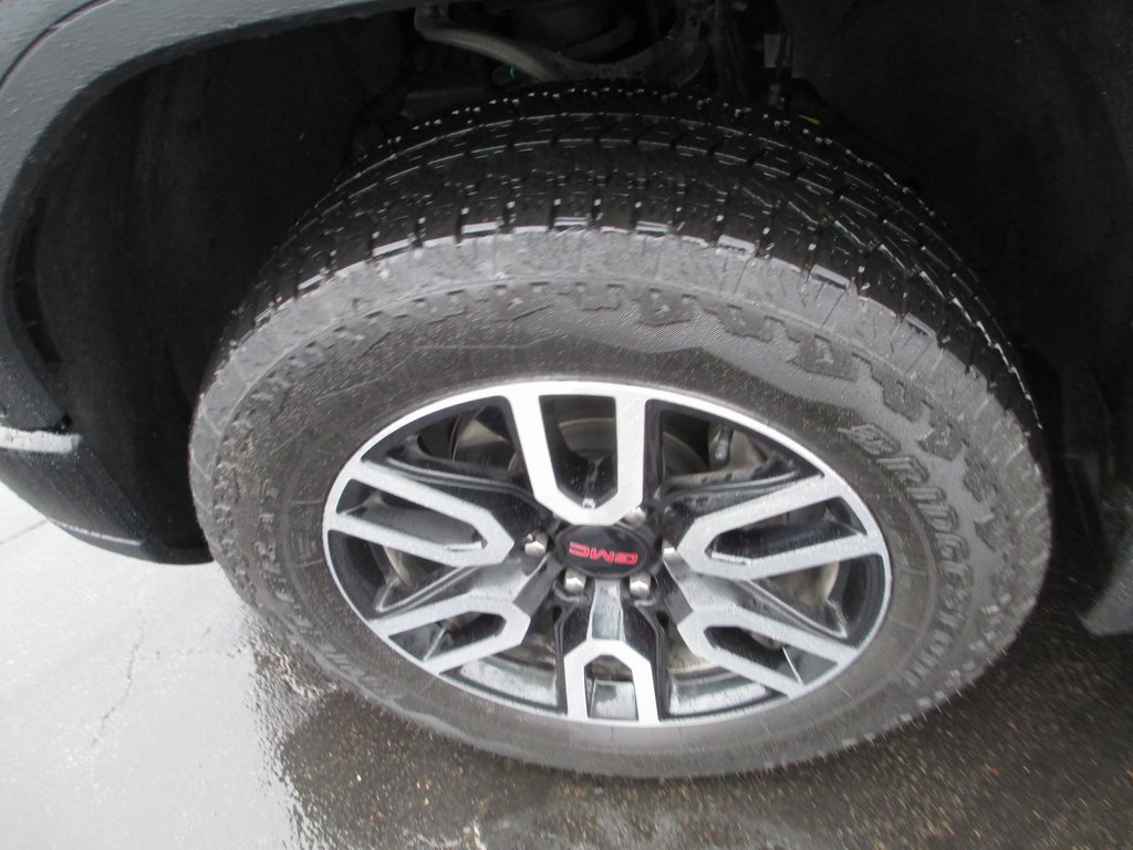 Certified 2025 GMC Sierra 1500 AT4 w/ AT4 Premium Package image 13