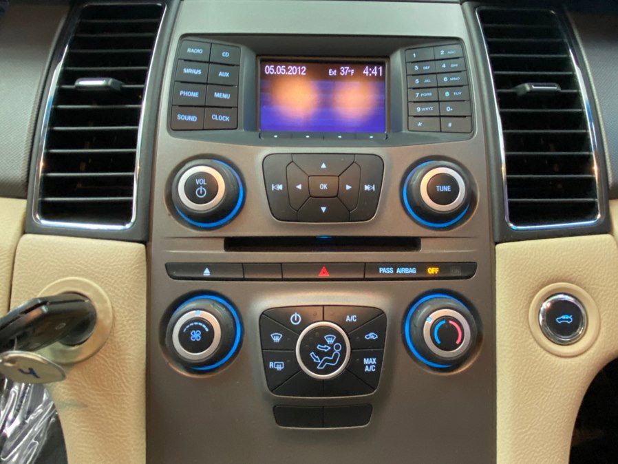 Used 2013 Ford Taurus SE image 27