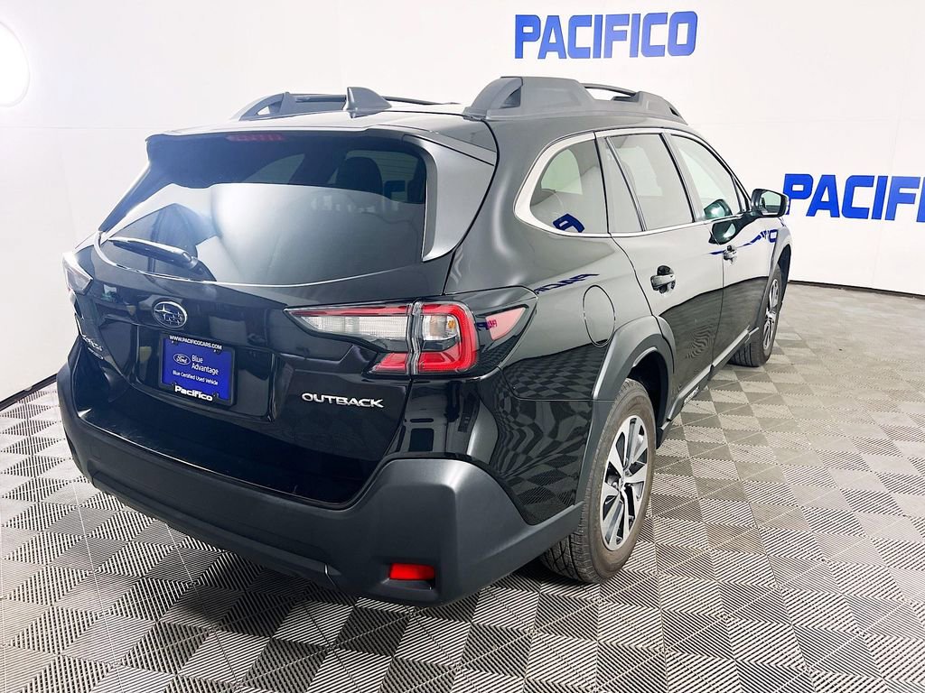 Used 2023 Subaru Outback Premium AWD/4WD image 7