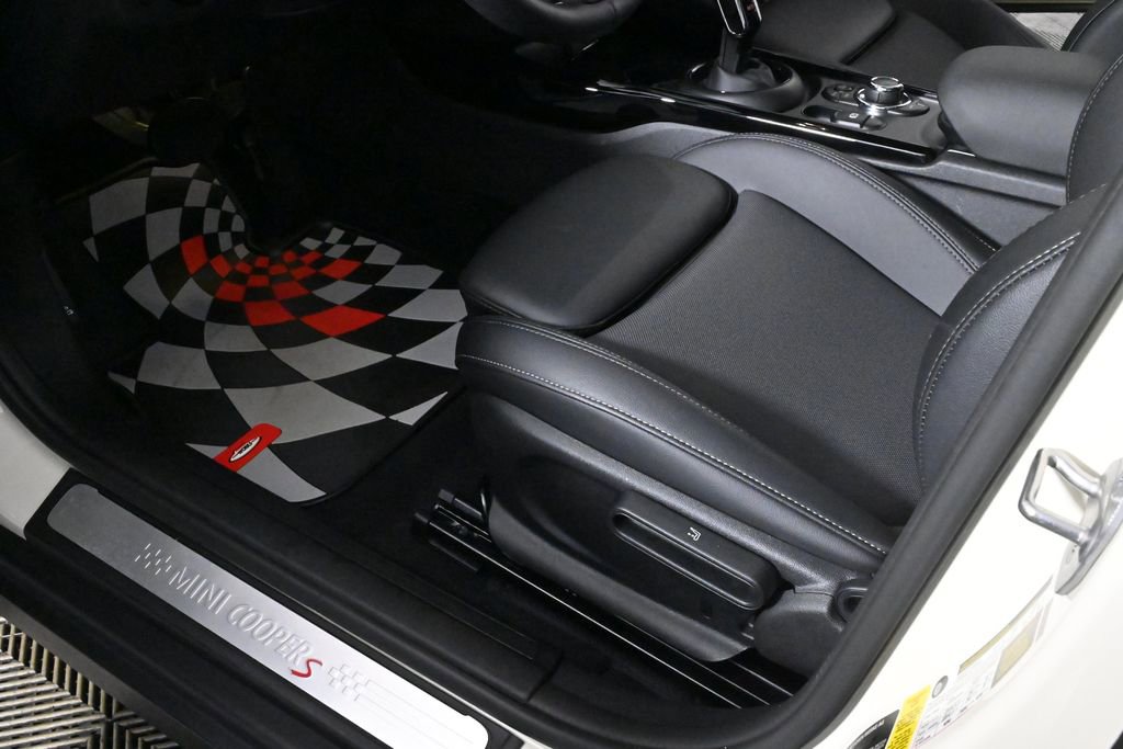 Certified 2022 MINI Cooper Clubman S w/ Driver Assistance Package image 26