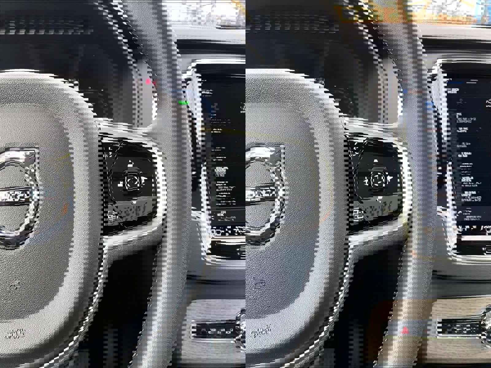 Used 2023 Volvo XC90 T8 Ultimate w/ Protection Package image 22