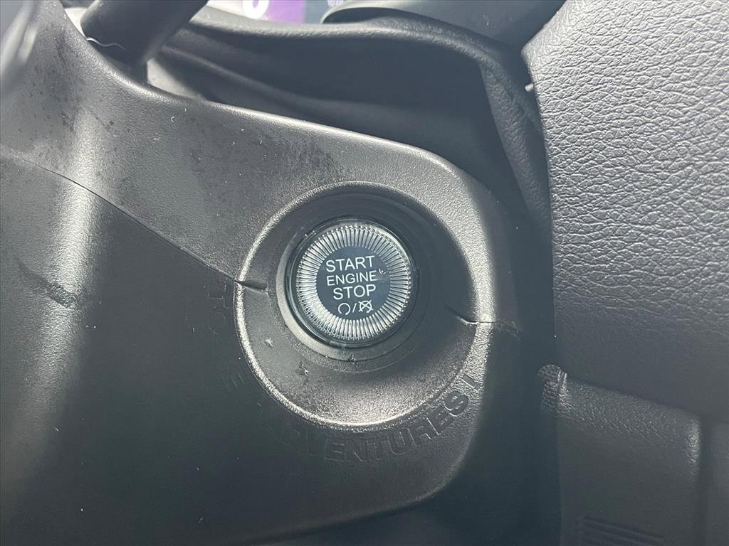 Used 2023 Jeep Renegade Latitude w/ Premium Group image 31