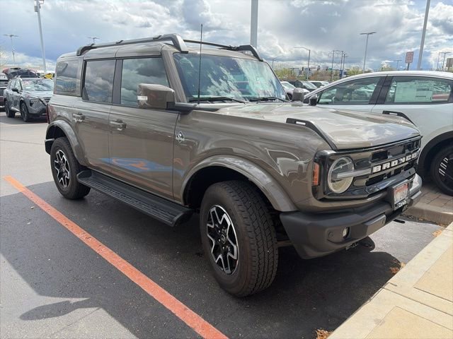 Used 2025 Ford Bronco Outer Banks image 4