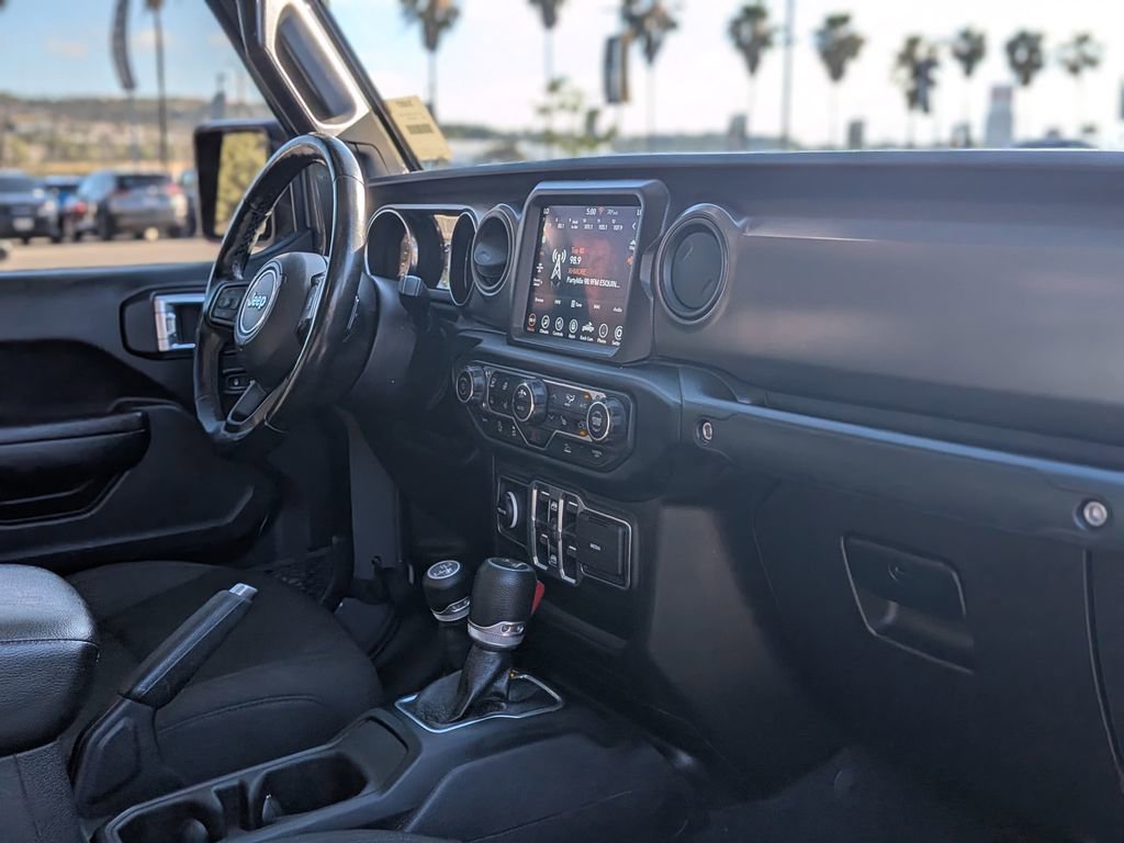 Used 2023 Jeep Gladiator Willys image 27