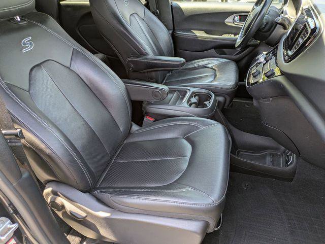 Certified 2020 Chrysler Pacifica Touring-L w/ Advanced Safetytec Group AWD/4WD image 27