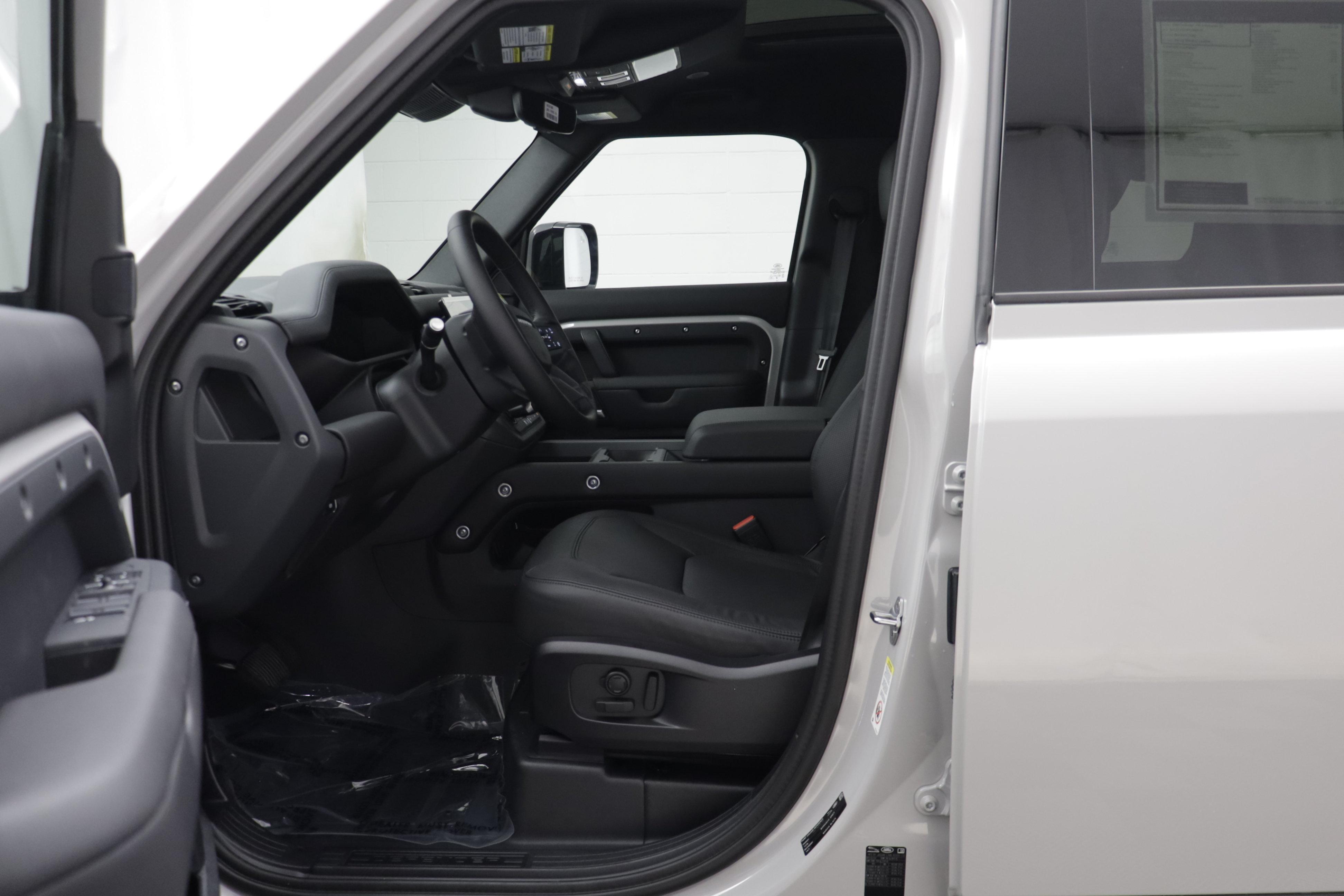 New 2026 Land Rover Defender 110 X-Dynamic SE AWD/4WD image 6