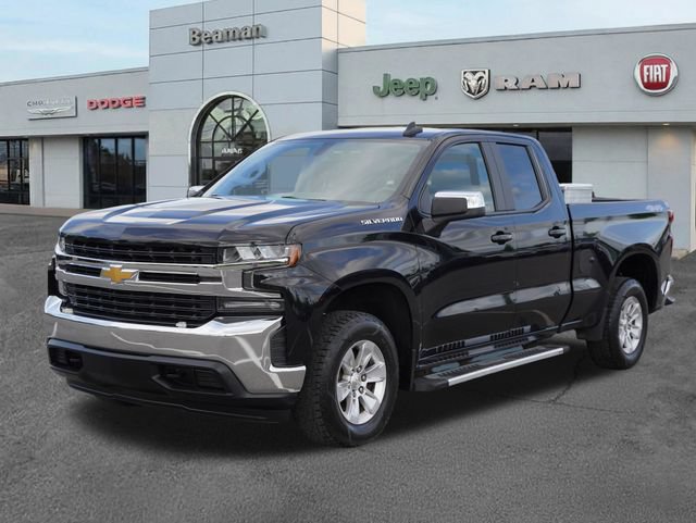 Used 2020 Chevrolet Silverado 1500 LT AWD/4WD image 3
