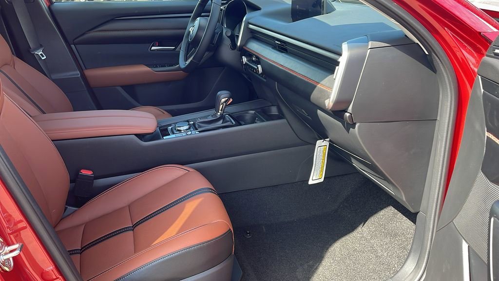 Used 2025 MAZDA CX-50 AWD 2.5 Turbo w/ Premium Pkg image 34