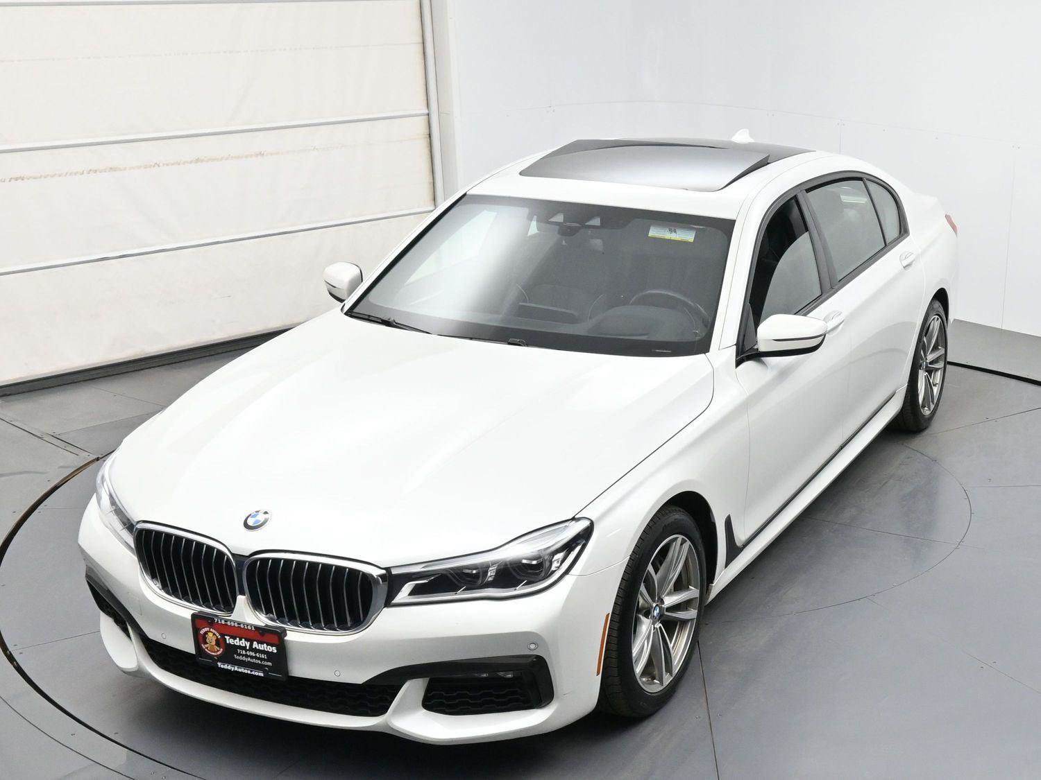 Used 2019 BMW 750i xDrive w/ M Sport Package AWD/4WD image 36