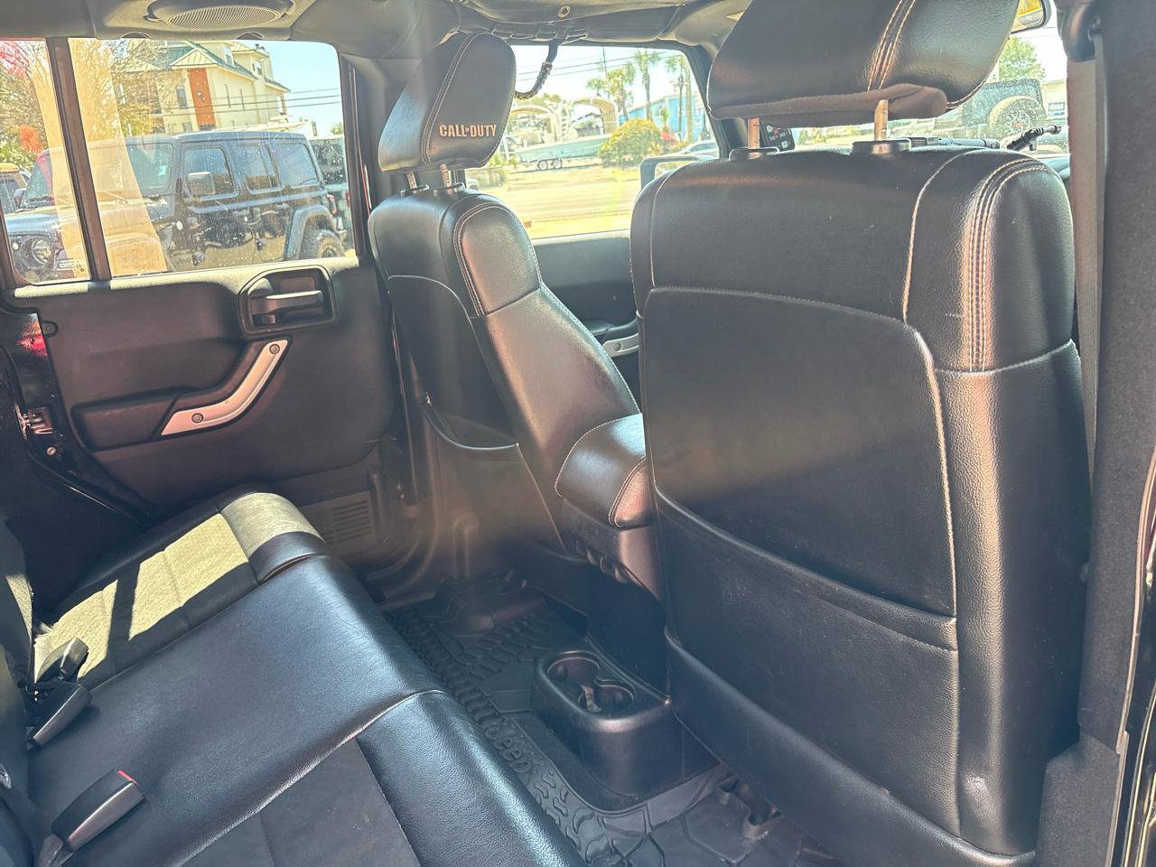 Used 2012 Jeep Wrangler Unlimited Rubicon image 10