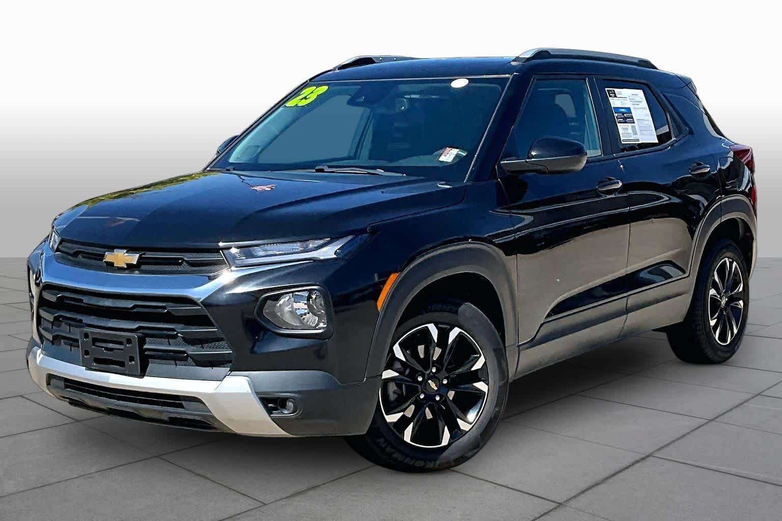 Used 2023 Chevrolet TrailBlazer LT w/ Convenience Package FWD image 2