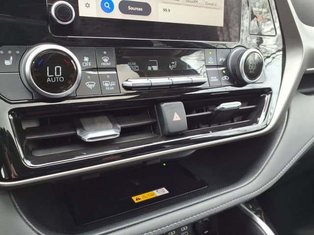 Certified 2024 Toyota Highlander XLE AWD/4WD image 26