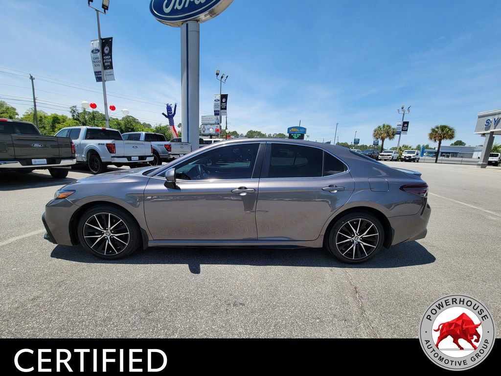 Used 2023 Toyota Camry SE FWD image 3