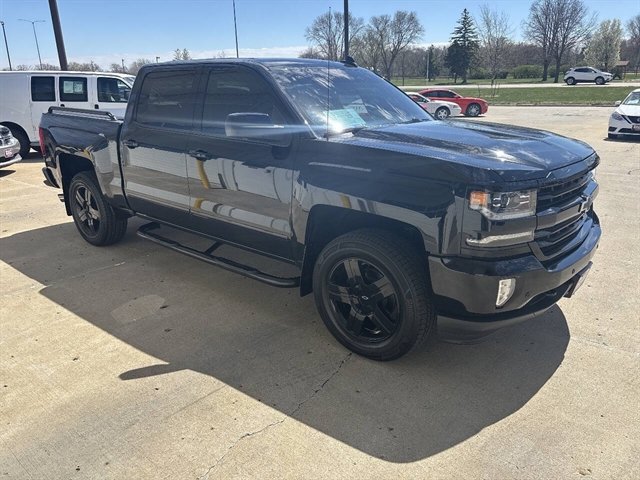 Used 2017 Chevrolet Silverado 1500 LTZ Z71 w/ LTZ Plus Package AWD/4WD image 18