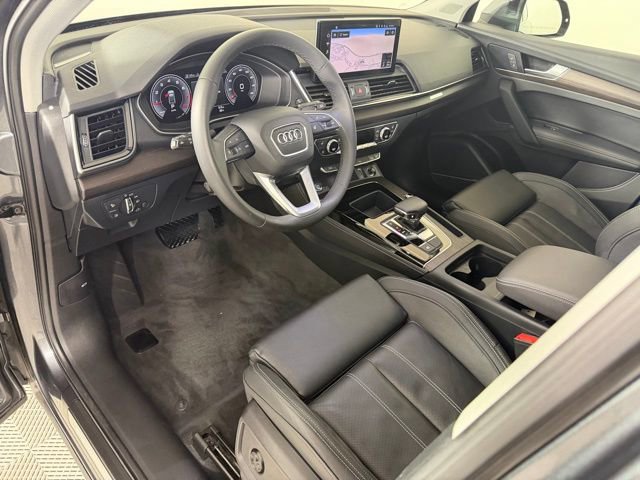 Used 2023 Audi Q5 2.0T Premium Plus w/ Premium Plus Package AWD/4WD image 9