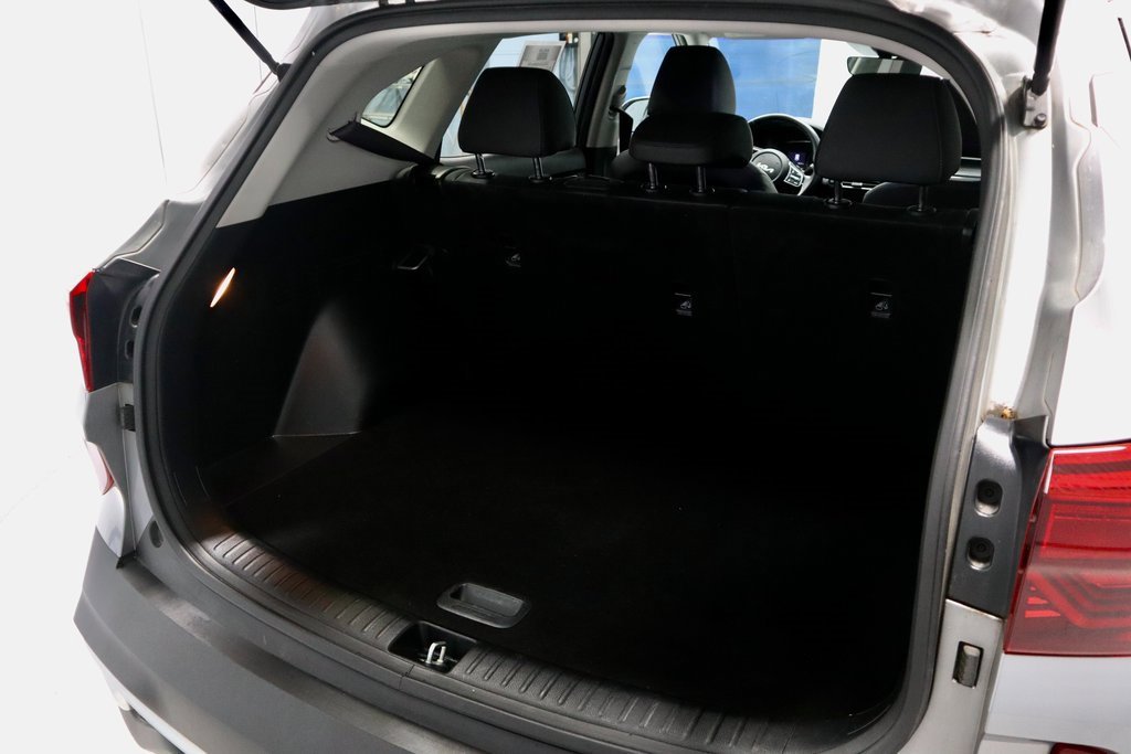 Used 2022 Kia Seltos EX image 16