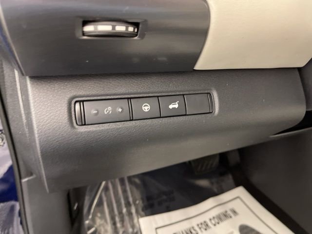 Used 2022 Nissan Pathfinder SL AWD/4WD image 31