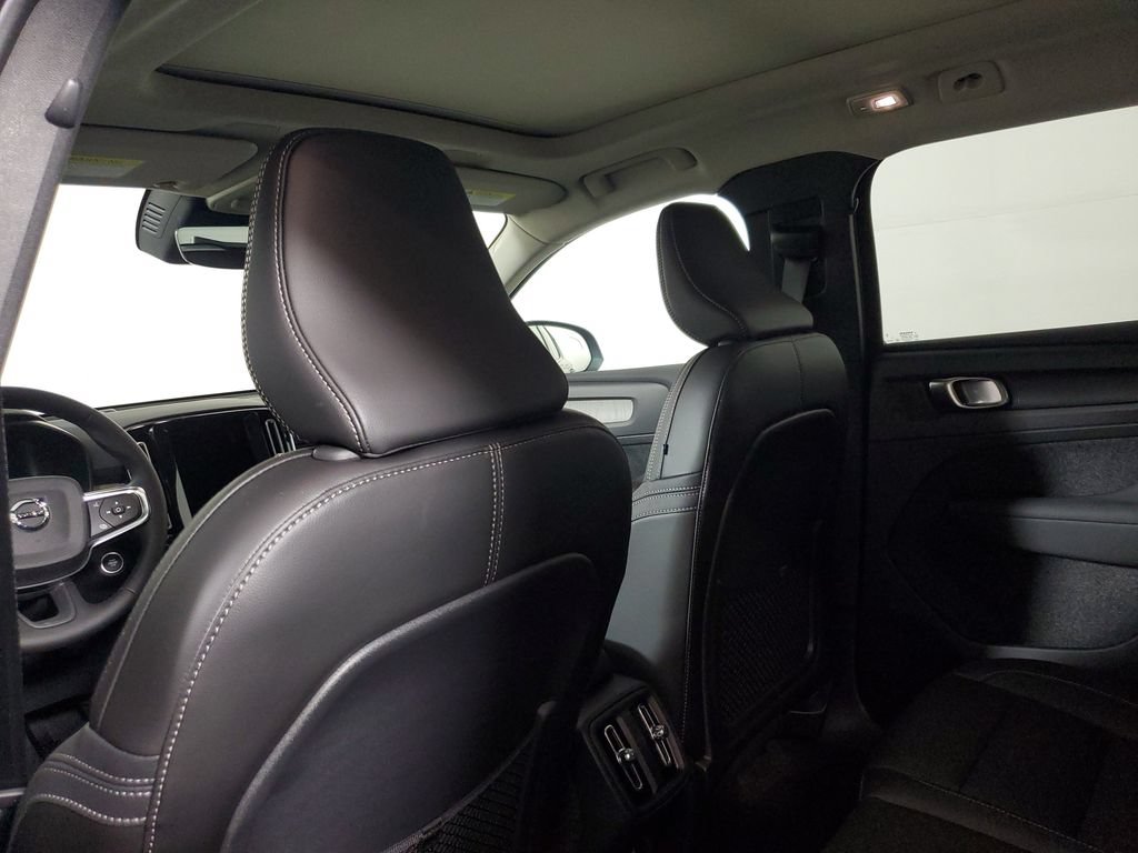 New 2026 Volvo XC40 B4 Core w/ Protection Package Premier FWD image 14