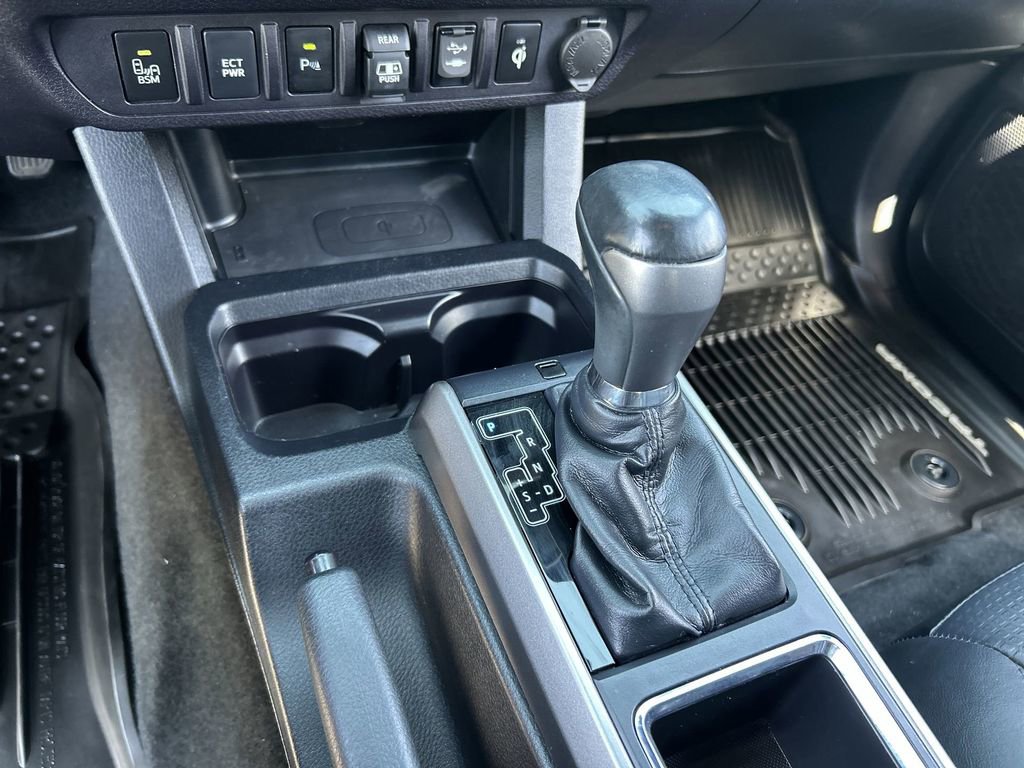 Used 2018 Toyota Tacoma Limited image 16