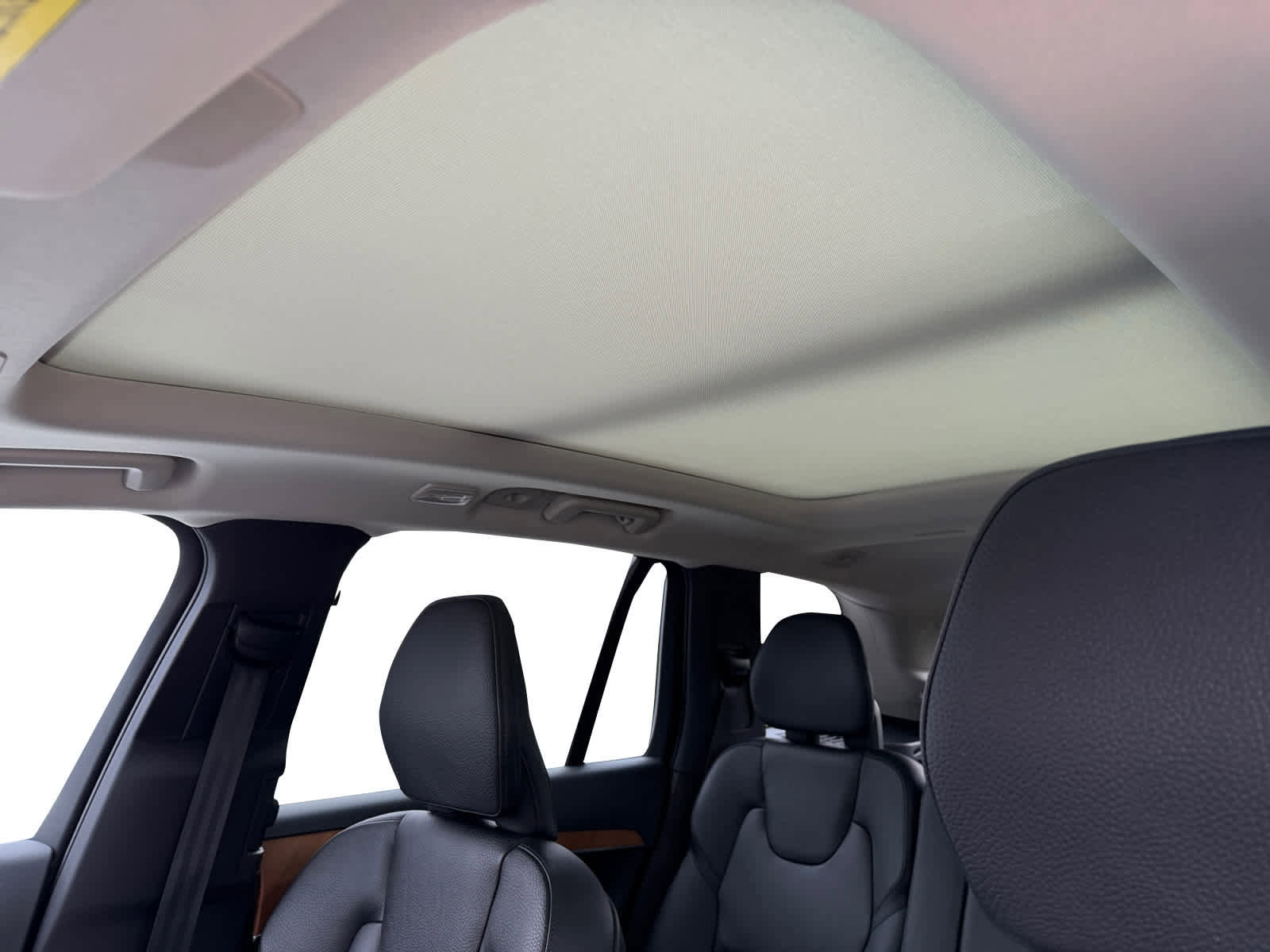 Used 2023 Volvo XC90 B6 Plus w/ Protection Package image 12