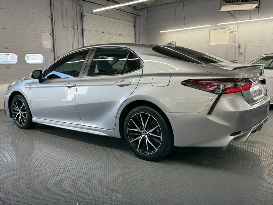Used 2021 Toyota Camry SE FWD image 11