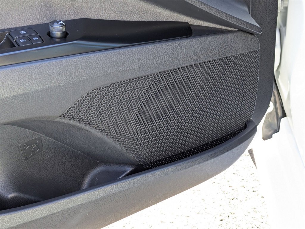 Used 2025 Toyota Camry SE image 15