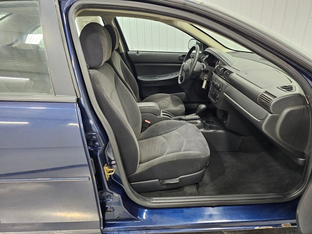 Used 2006 Dodge Stratus SXT FWD image 16