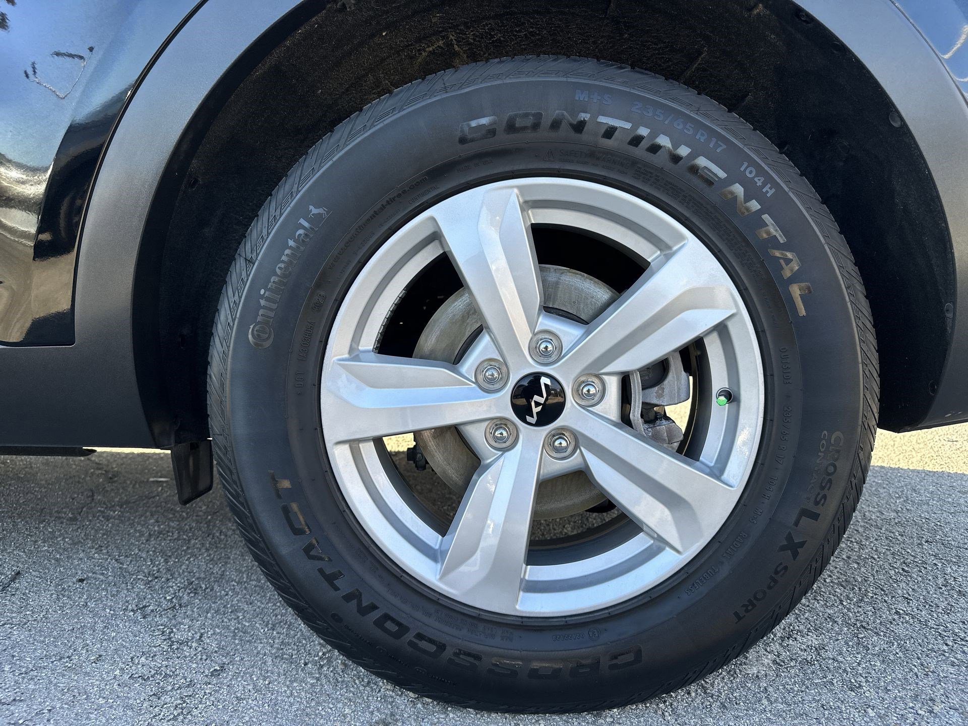 Used 2023 Kia Sorento LX image 18