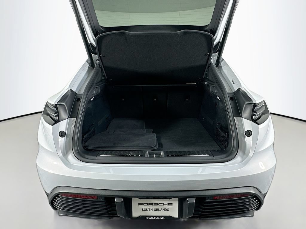 Certified 2025 Porsche Macan Electric RWD image 28