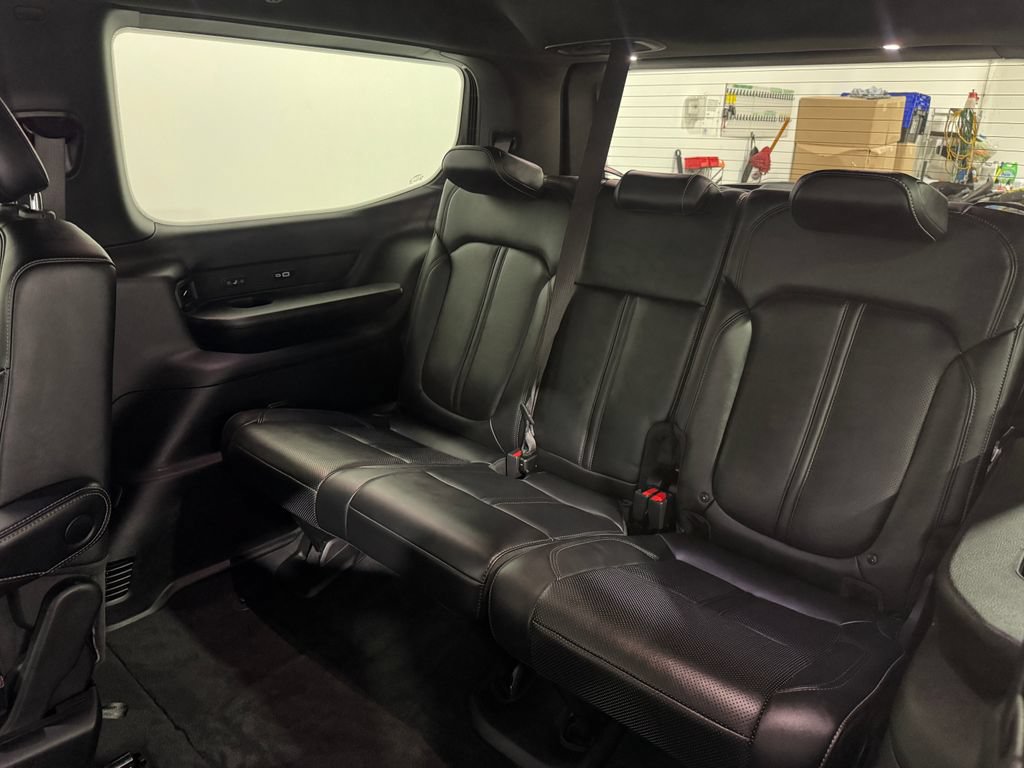 Used 2022 Jeep Wagoneer Series III w/ Flexible Seating Group AWD/4WD image 21
