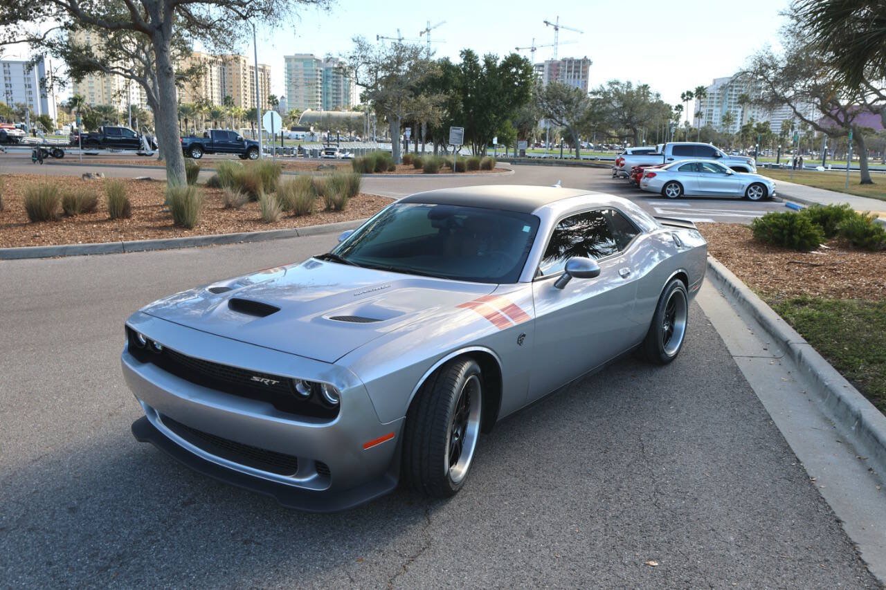 Used 2015 Dodge Challenger SRT Hellcat RWD image 6