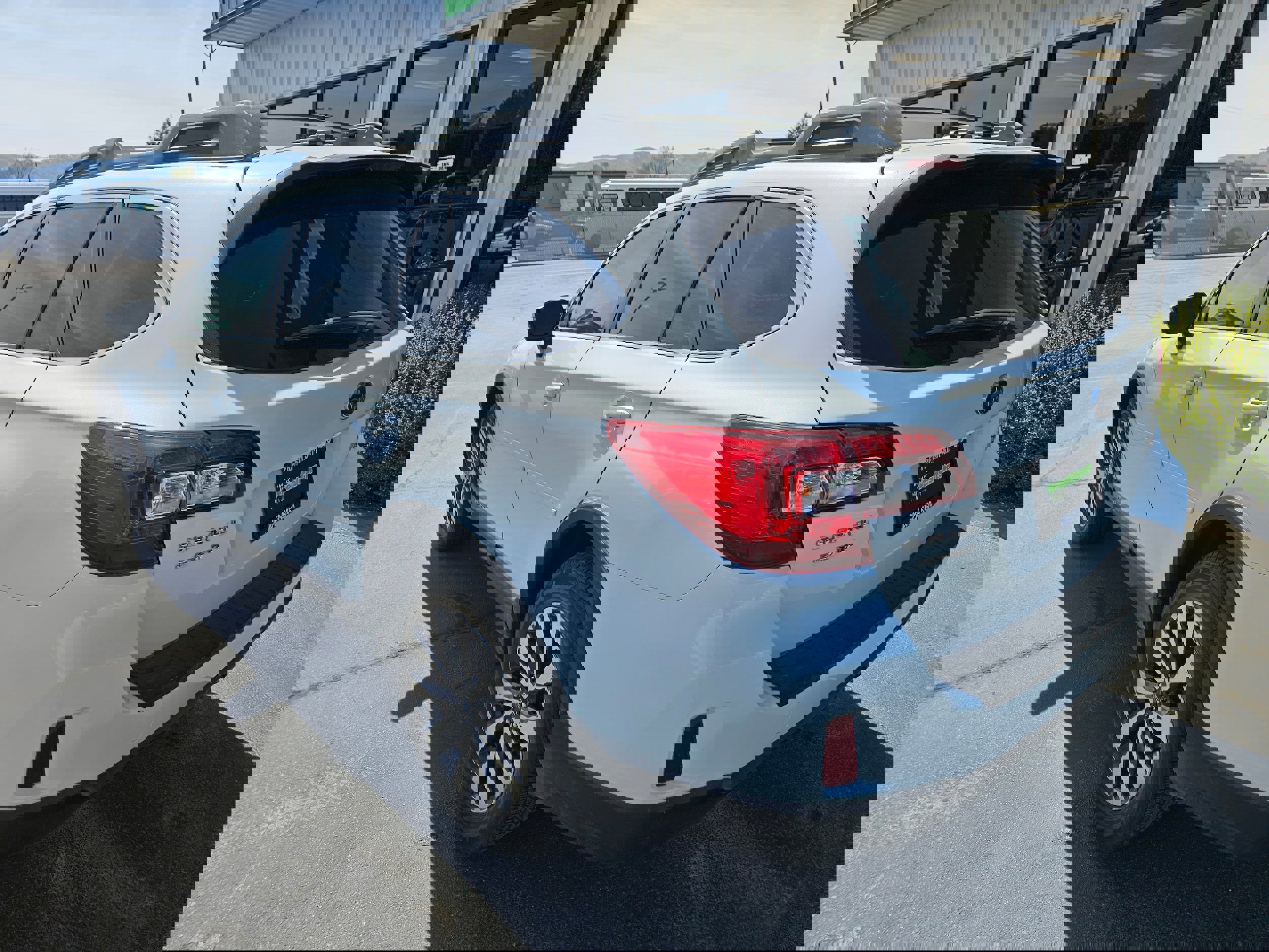 Used 2015 Subaru Outback 3.6R Limited image 5