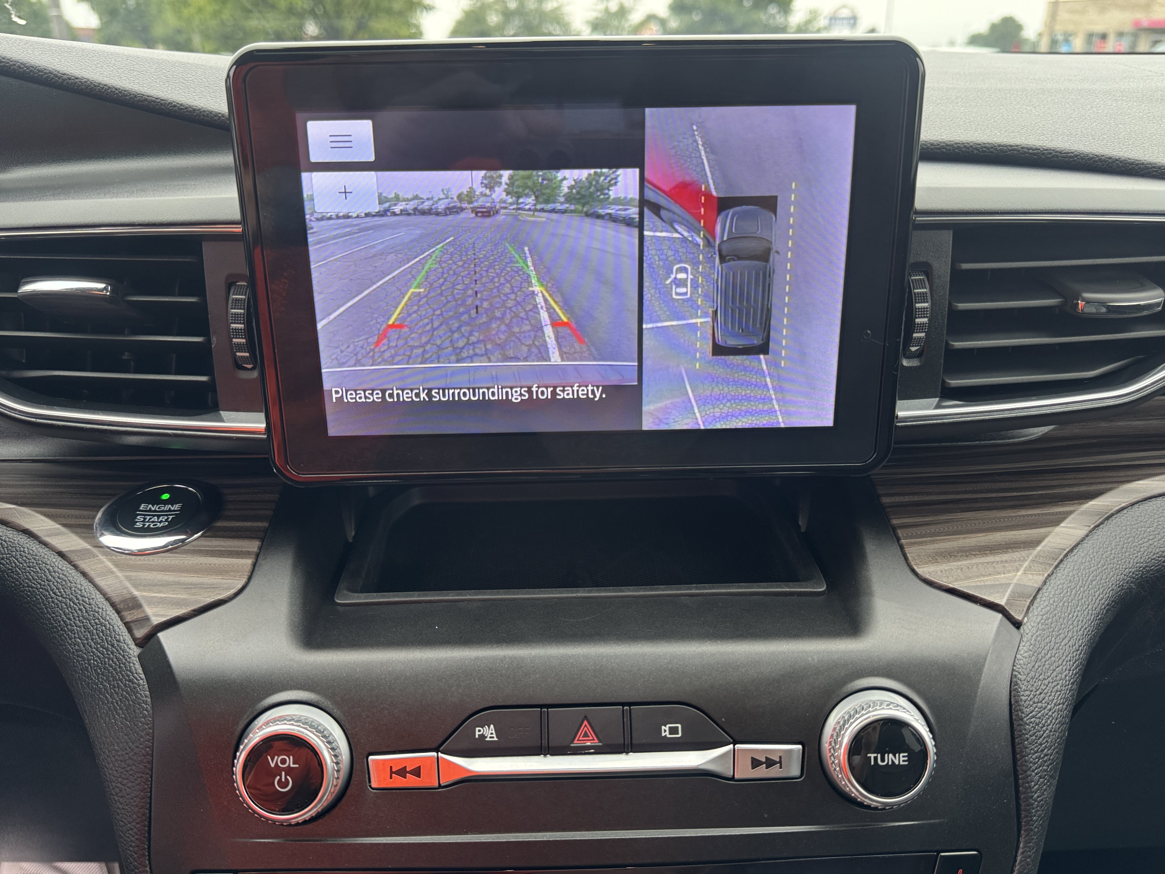 Used 2020 Ford Explorer Limited AWD/4WD image 3
