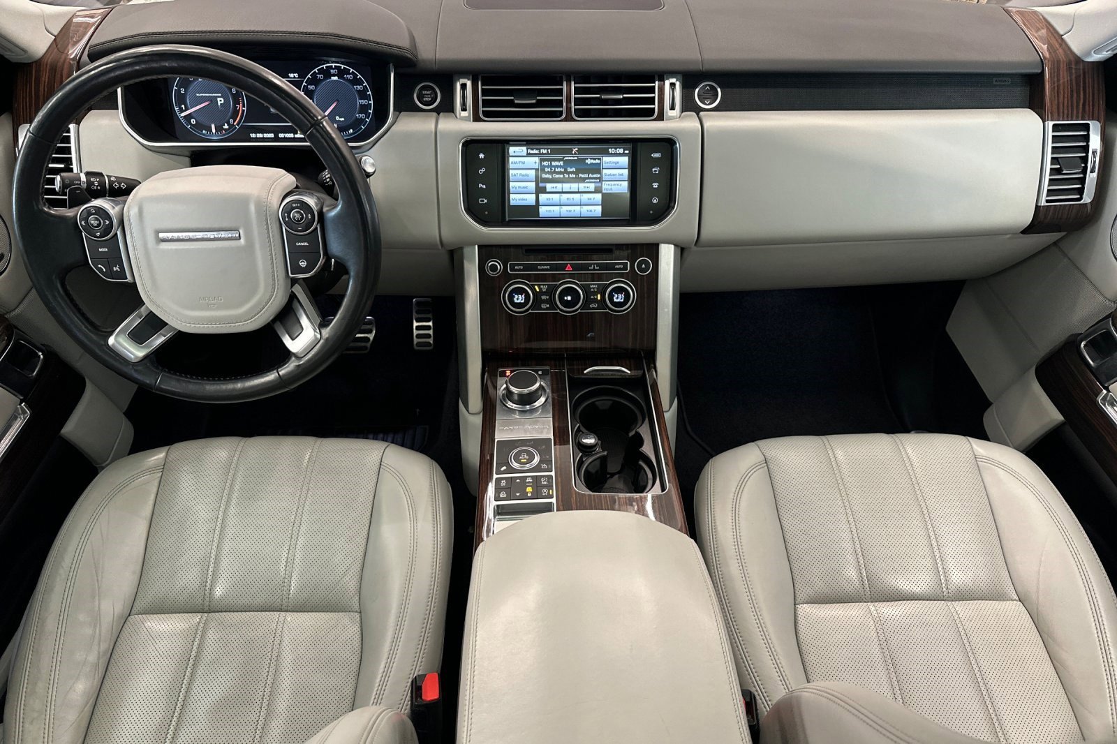 Used 2016 Land Rover Range Rover Supercharged image 27