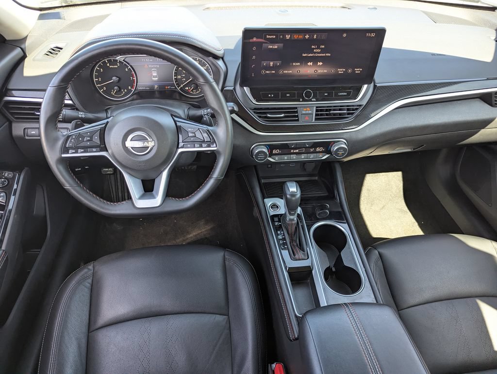 Used 2025 Nissan Altima 2.5 SR w/ SR Premium Package FWD image 29