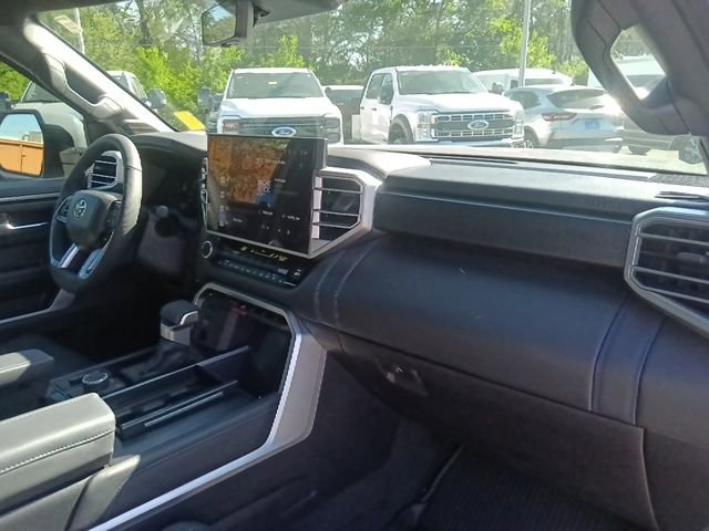 Used 2025 Toyota Sequoia Platinum AWD/4WD image 36