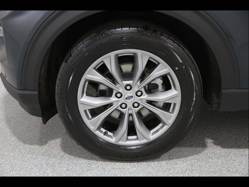 Used 2023 Ford Explorer Limited w/ Equipment Group 301A image 24